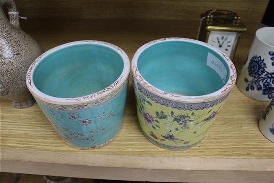 A pair of Chinese famille rose flower pots diameter 14cm height 12cm